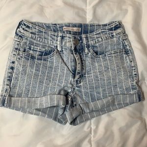 Low rise stripe shorts